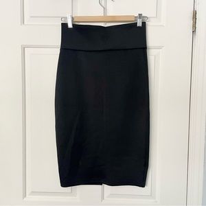⭐️ Black pencil skirt